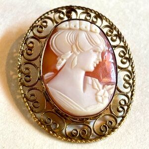 Krementz carved Cameo Brooch/Pendant gold filled.  Vintage